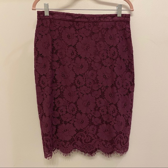 ANN TAYLOR LACE PENCIL SKIRT PLUM - Picture 3 of 5